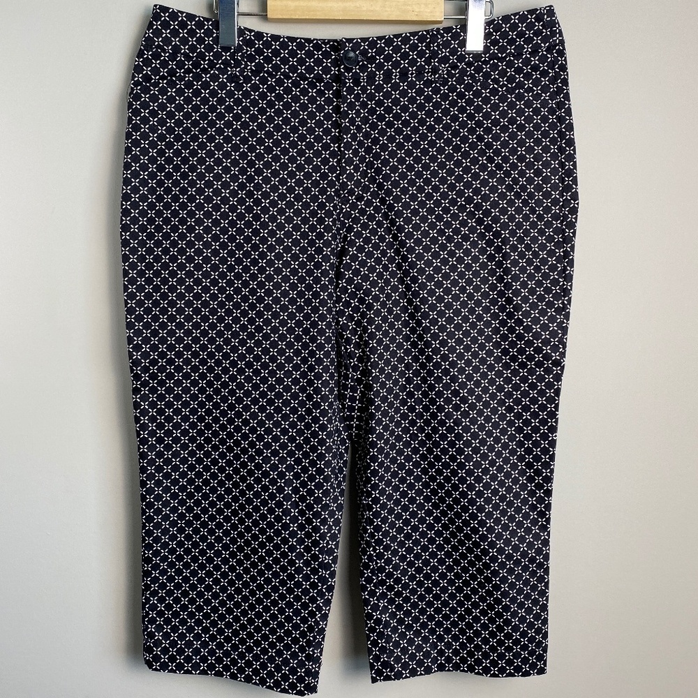 St. John's Bay Women's Black & White Dashed Diamond Pattern Capri Dress Pants 12